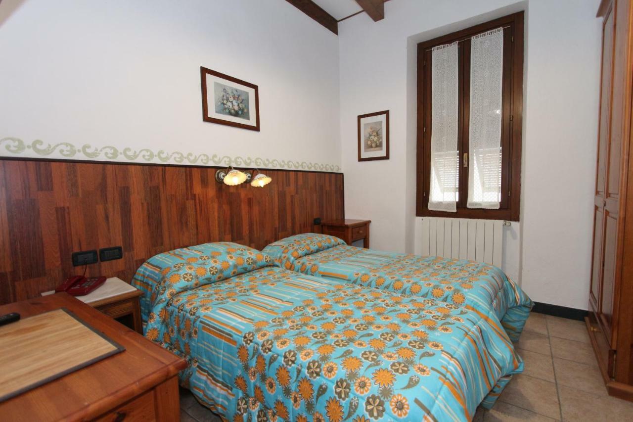 Albergo Santo Spirito Molini di Triora Exterior foto